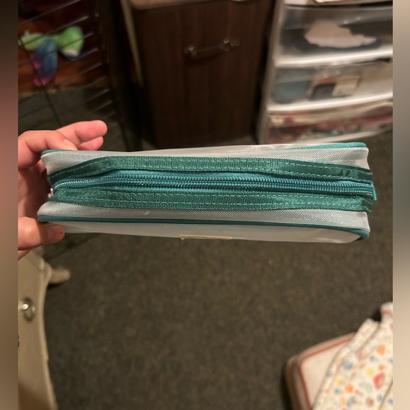 Grid Mesh Pencil Case - Picture 5 of 6